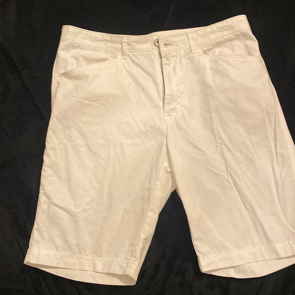 Calvin Klein Mens white shorts size 32